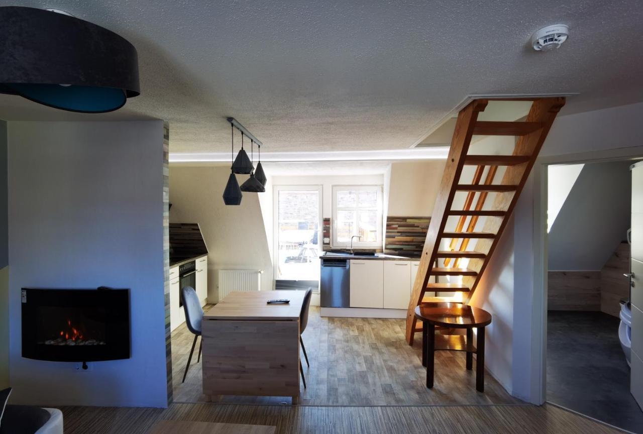 Gemuetliche Dachwohnung Mit Kleiner Oder Grosser Dachterrasse Nebeneinander Wolmirstedt Exterior photo