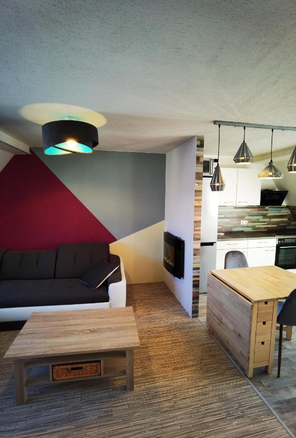 Gemuetliche Dachwohnung Mit Kleiner Oder Grosser Dachterrasse Nebeneinander Wolmirstedt Exterior photo