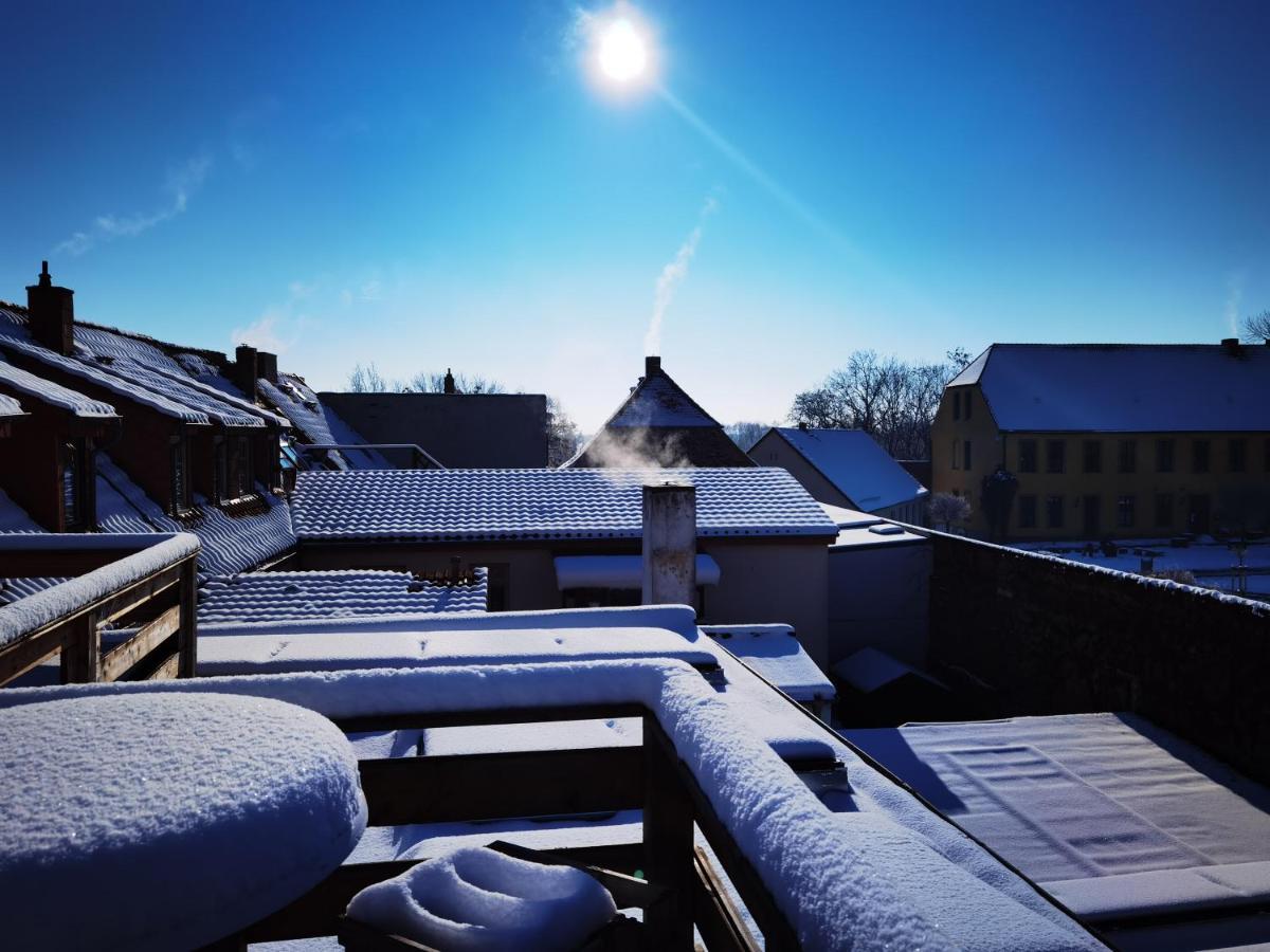 Gemuetliche Dachwohnung Mit Kleiner Oder Grosser Dachterrasse Nebeneinander Wolmirstedt Exterior photo