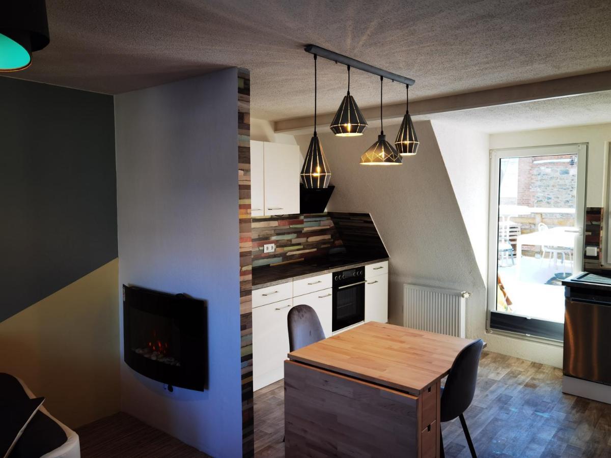 Gemuetliche Dachwohnung Mit Kleiner Oder Grosser Dachterrasse Nebeneinander Wolmirstedt Exterior photo