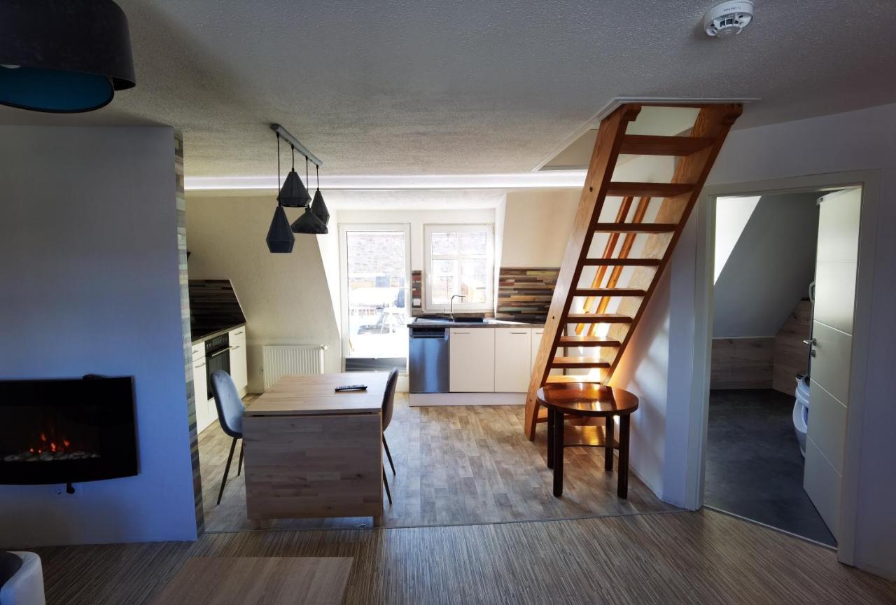 Gemuetliche Dachwohnung Mit Kleiner Oder Grosser Dachterrasse Nebeneinander Wolmirstedt Exterior photo