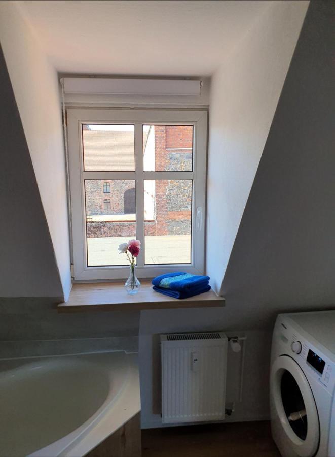 Gemuetliche Dachwohnung Mit Kleiner Oder Grosser Dachterrasse Nebeneinander Wolmirstedt Exterior photo